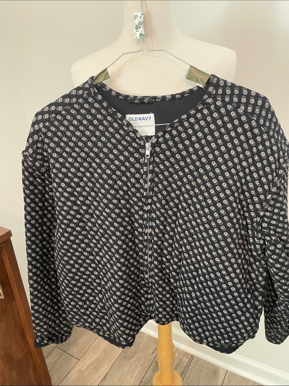Old Navy quilted  Black Zip-Front Women's Jacket with Light Dot Print
